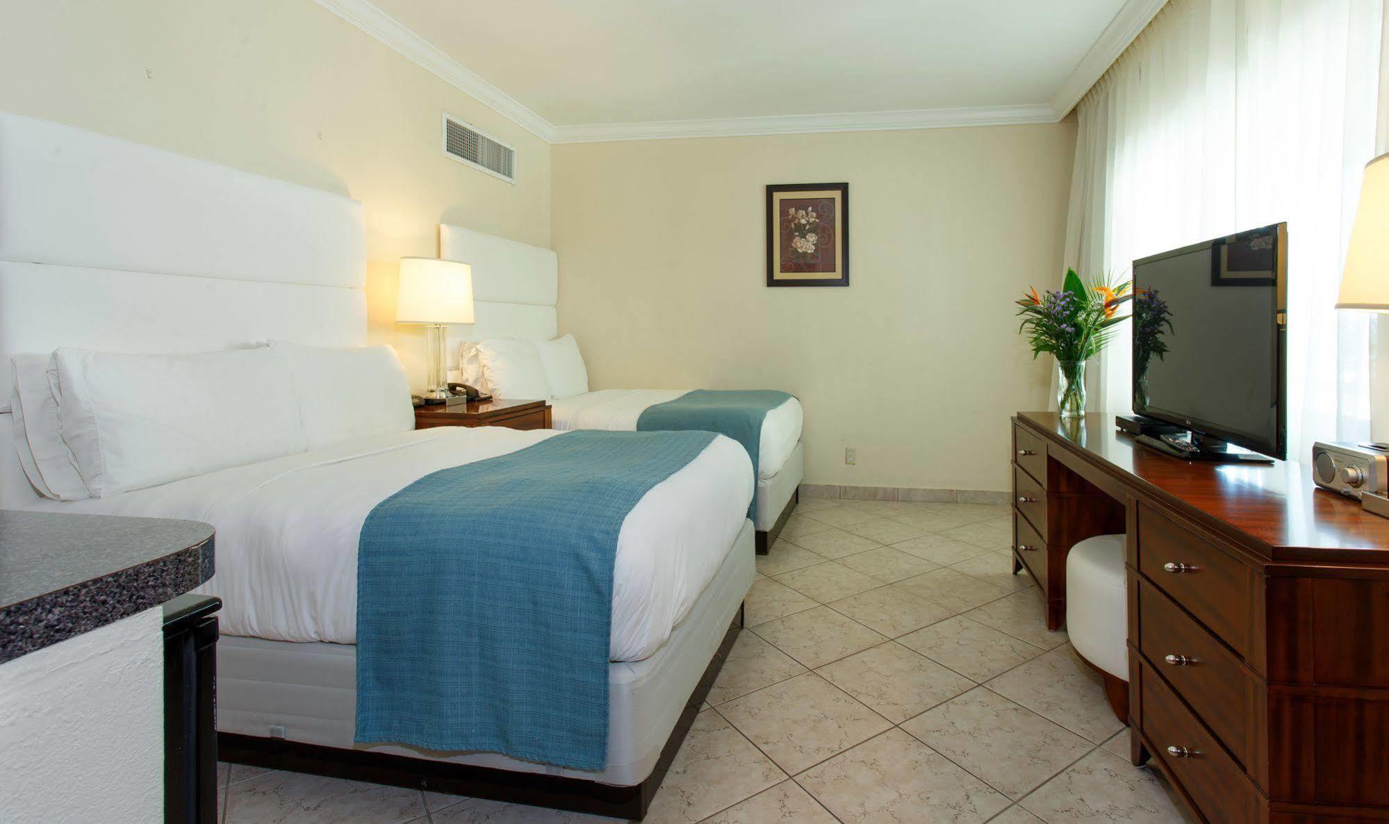 The Sea Lord Hotel & Suites (Adults Only) Lauderdale-by-the-Sea Dış mekan fotoğraf